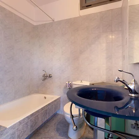 Ground Floor By The Sea *