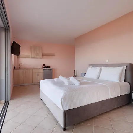 Ground Floor By The Sea *