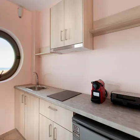 Ground Floor By The Sea Apartamento *